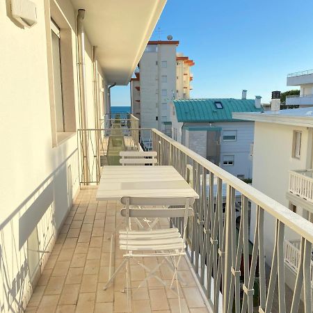 Appartamenti Cristina Carraro Immobiliare - Family Apartments Lido di Jesolo Zewnętrze zdjęcie