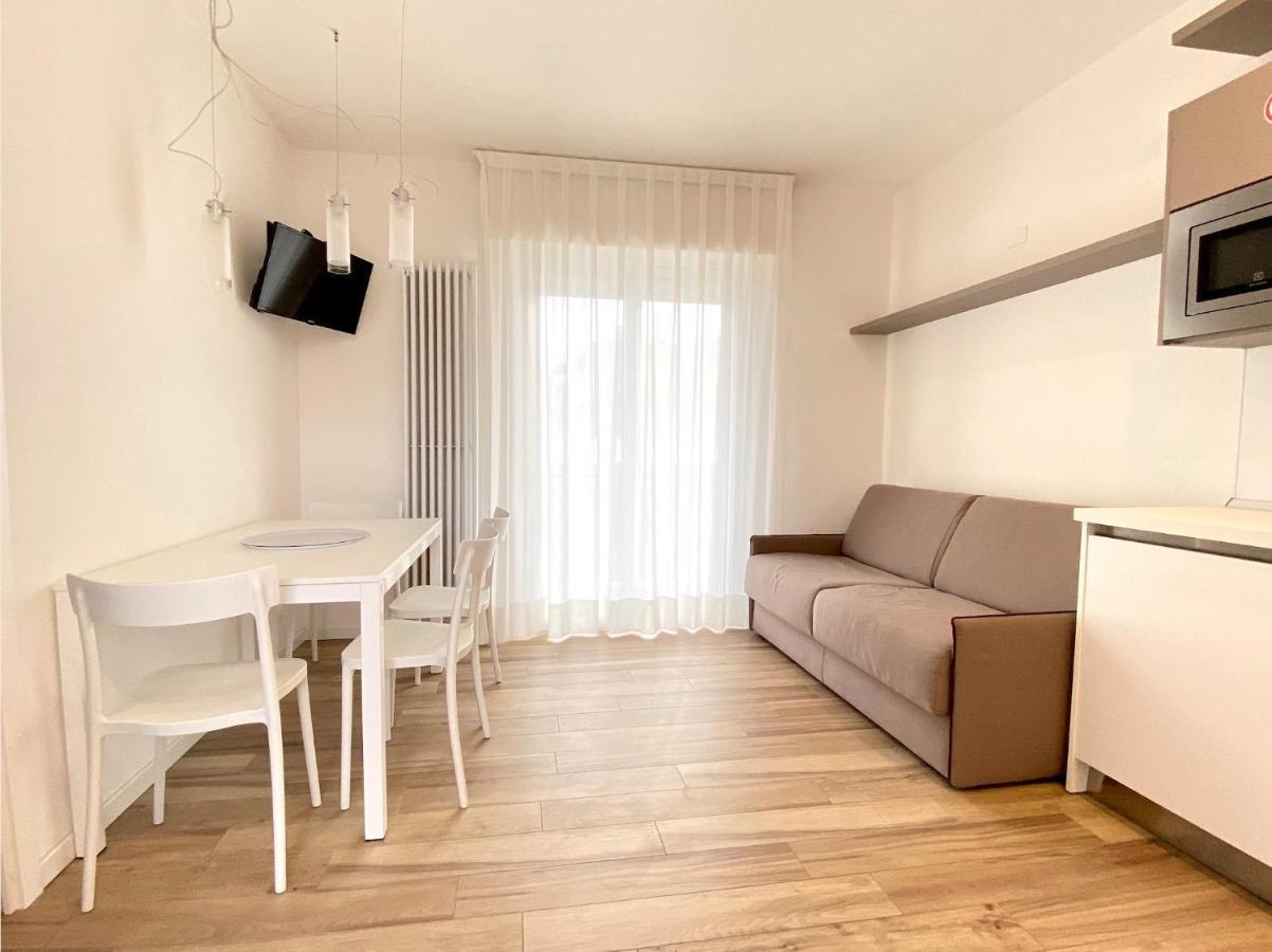 Appartamenti Cristina Carraro Immobiliare - Family Apartments Lido di Jesolo Zewnętrze zdjęcie