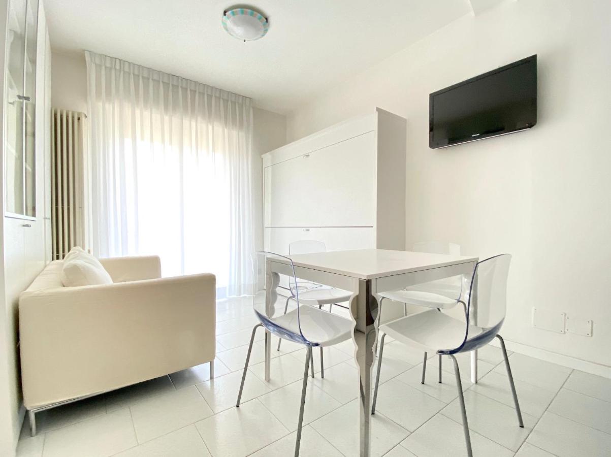 Appartamenti Cristina Carraro Immobiliare - Family Apartments Lido di Jesolo Zewnętrze zdjęcie