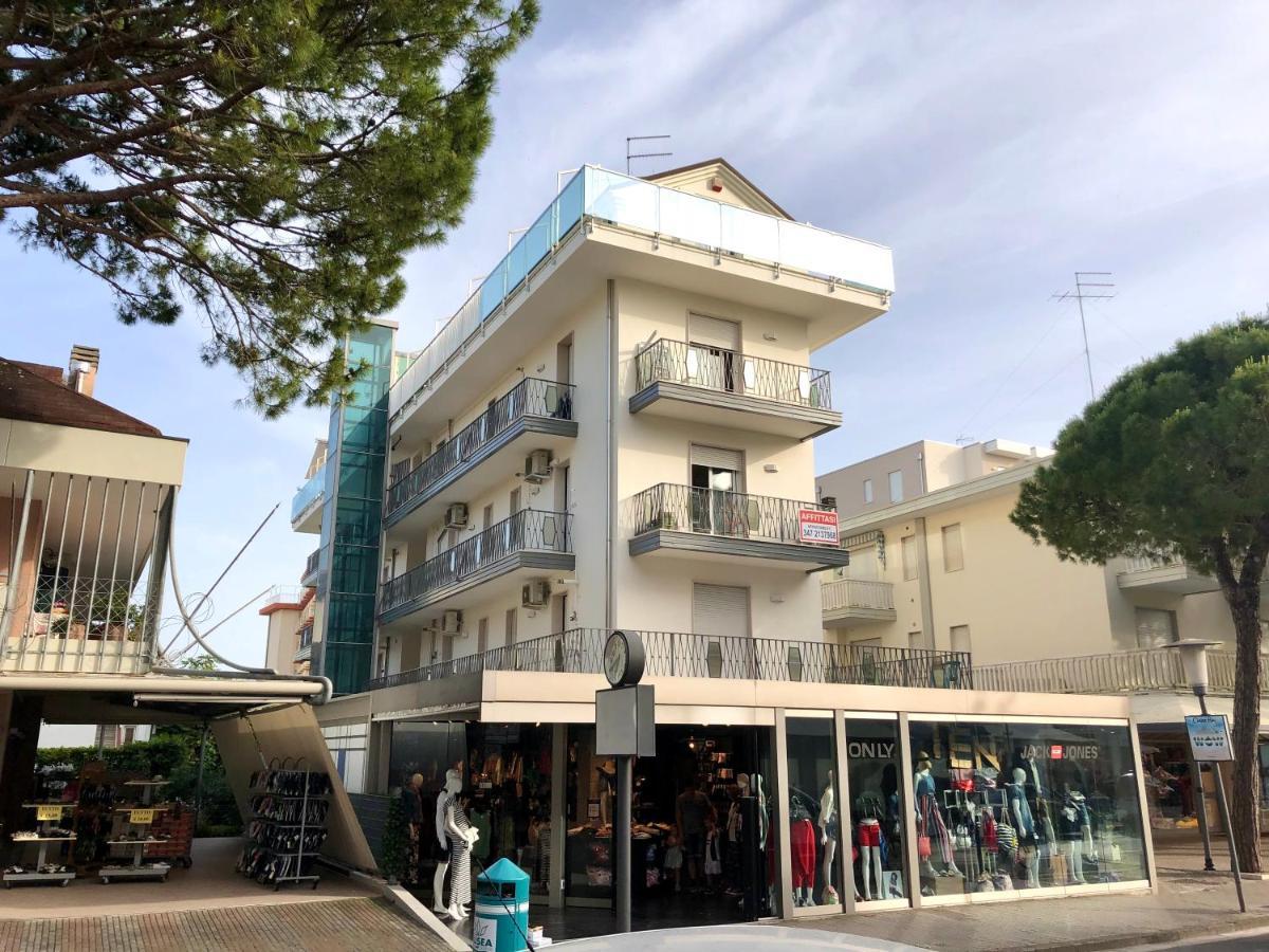 Appartamenti Cristina Carraro Immobiliare - Family Apartments Lido di Jesolo Zewnętrze zdjęcie