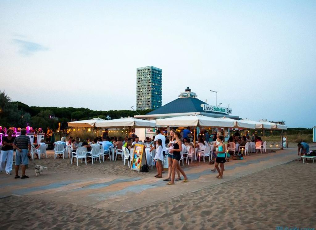 Appartamenti Cristina Carraro Immobiliare - Family Apartments Lido di Jesolo Zewnętrze zdjęcie