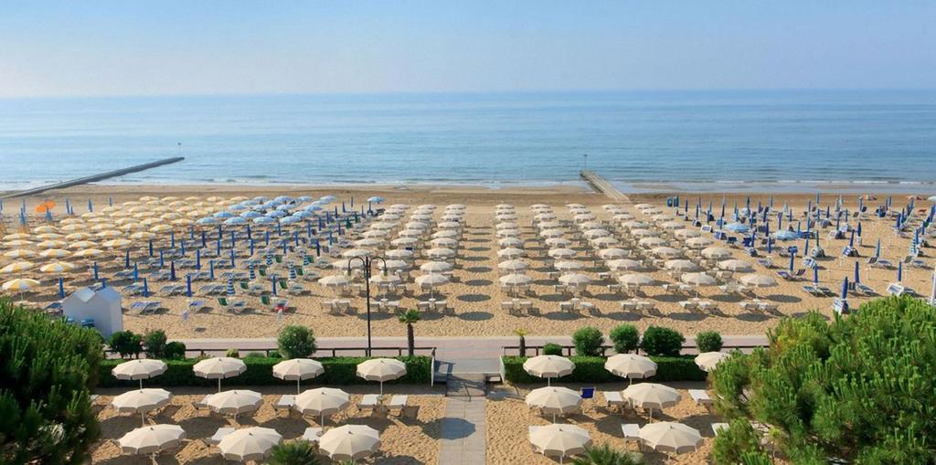 Appartamenti Cristina Carraro Immobiliare - Family Apartments Lido di Jesolo Zewnętrze zdjęcie